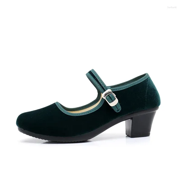 Sapatos de vestido Bombas femininas antiderrapantes saltos de sola macia respirável veludo de salto baixo dançando diariamente casual preto escritório senhora