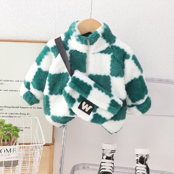 Cappotto di abbigliamento per bambini caldi 2023 Autunno e inverno Nuovi uomini e donne Cappotto di pelliccia di coniglio peluche con borsa a tracolla Cappotto caldo con cerniera per bambini Cappotto a maniche lunghe