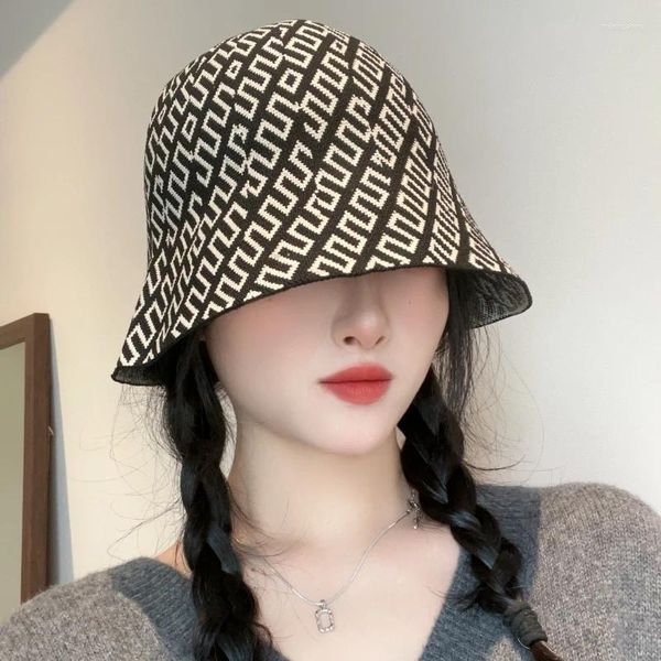 Береты, осенне-зимняя купольная британская винтажная вязаная складная рыбацкая шапка с геометрическим узором, женская корейская теплая ведро