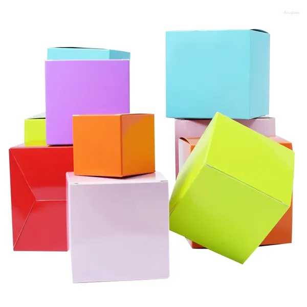 Confezione regalo 15 pezzi scatola di imballaggio quadrata carta kraft colorata biscotti di sapone fatti a mano gioielli caramelle forniture per feste di matrimonio