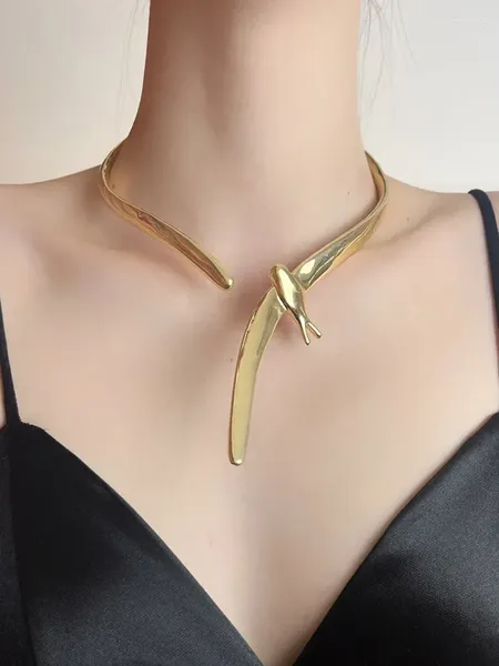 Halsband, spanischer Designer, minimalistische geometrische Vogel-Halskette, luxuriös, klein, hochwertiges Metall für Frauen