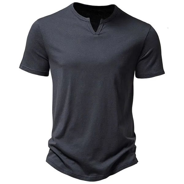 Polos masculinos cinza entalhe pescoço t camisa para homem 2023 verão manga curta magro ajuste casual v t moda cor sólida básico topos hombre 231027