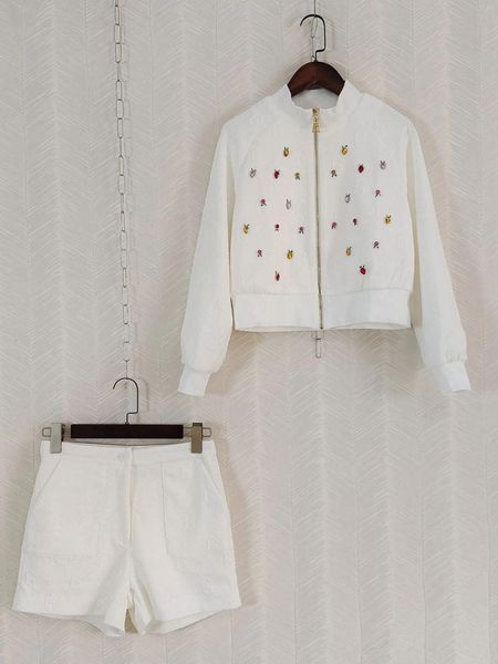 Женские спортивные костюмы, белый комплект из двух предметов для девочек-подростков, осень 2023, свитер с длинными рукавами и застежкой-молнией с шипами, короткие шорты с высокой талией, костюм