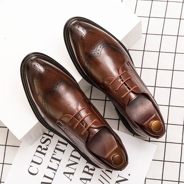 Sapatos de vestido 2023 primavera cavalheiro oxfords couro luxo bens homens moda casual apontou toe formal negócio masculino casamento 231026