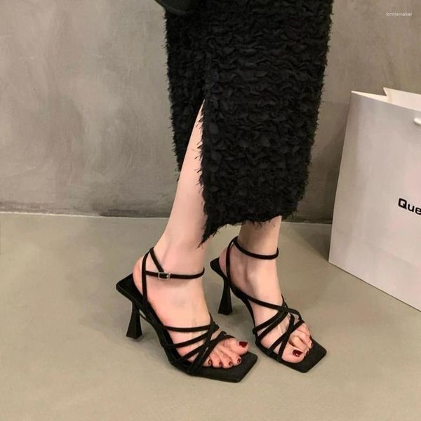 Sandalen 2023 Sommer Weiß Schwarz Frau Knöchelriemen Leder Kreuzgebundene High Heels Schuhe Sexy Lace Up Party Pumps Schuh Frauen