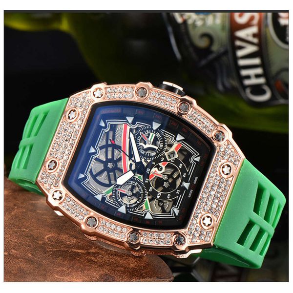 Orologio al quarzo con design casual con diamanti in acqua, cassa in lega, cinturino in PU in oro rosa da uomo nuovo