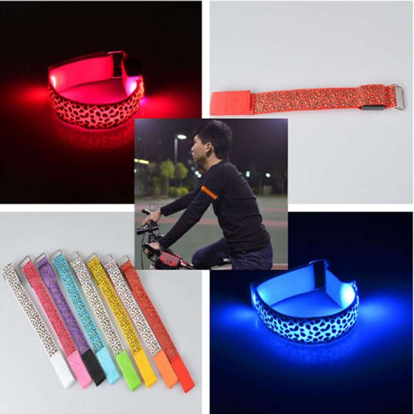 Leopard Hand Strap Pulseira LED LIGH LIGHT FLINHA FLASH FLOWLOWING LUMININY BRACELETS BRACELES DE PRODIMENTO PROFUNHO DE FIONE