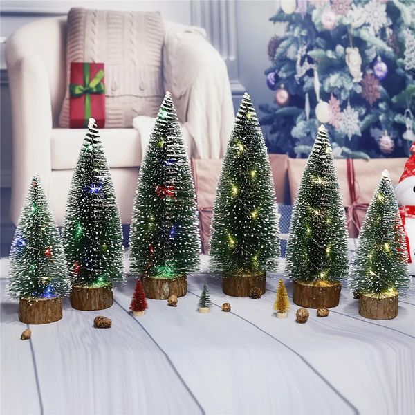 Autres fournitures de fête d'événement 3 taille petit arbre de Noël bricolage avec lumière mini arbre de Noël petit pin pour festival décoration de la maison cadeau de l'année du père Noël 231027