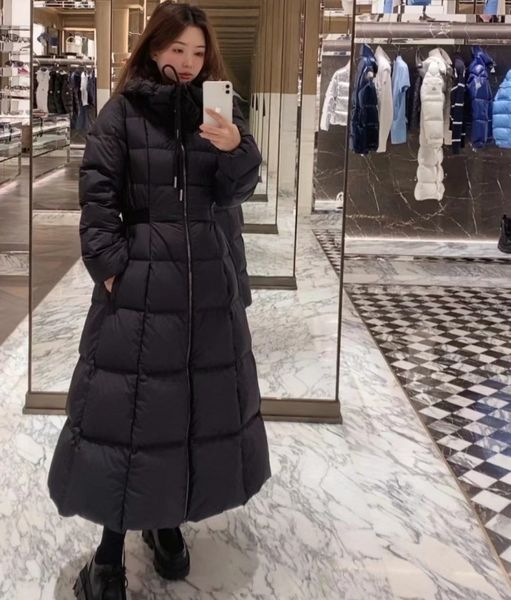 Mulheres jaqueta longa para baixo jaquetas novo design plástico cintura puffer jaqueta gola de pele de guaxinim casacos casaco de inverno preto brilhante quente moda parkas outerwear