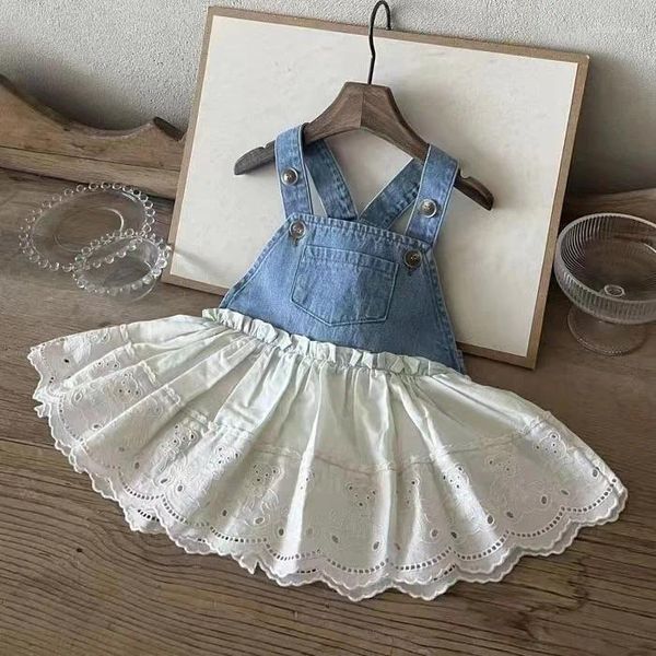 Vestidos de menina moda primavera outono bebê meninas azul retalhos sem mangas denim top com bolso branco rendado oco saias
