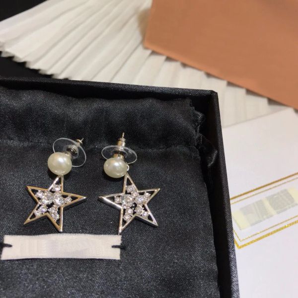 Orecchini a bottone in argento Gioielli di design di lusso con diamanti pieni Ciondolo a forma di stella Festa di nozze Orecchini da donna per uomo Abbigliamento Accessorio Ornamenti