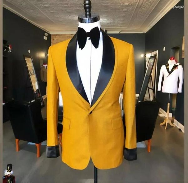 Abiti da uomo Uomo d'oro Uomo Nero Scialle Risvolto Costume Homme Prom Slim Smoking Abiti da sposa Terno Masculino Blazer Pantaloni 2 pezzi Giacca