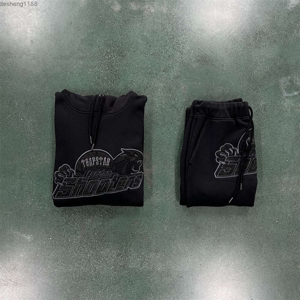 Tuta Trapstar UK Vendita calda TUTA CON CAPPUCCIO SHOOTERS BLACKOUT Edition-Nero/Nero 1 Top da jogging ricamato di alta qualità