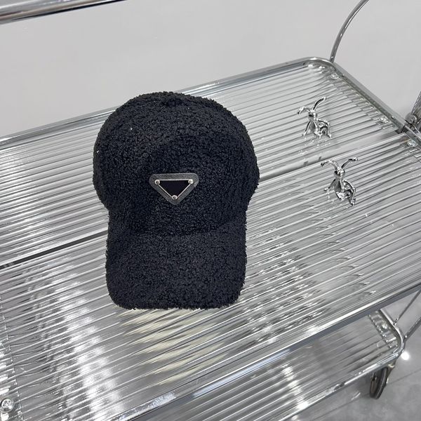 Designer BeanieSkull Caps Designer Wollbaseballmütze Fischerhut Männer Frauen Eimerhüte Herbst und Winter warme Entenkappe mit Stickerei Prevent Bonnet Outdoor Buck