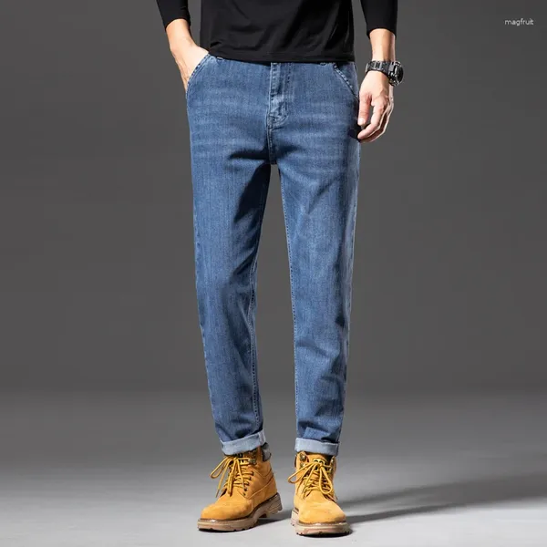 Jeans da uomo 2023 pantaloni a gamba dritta slim fit autunno e inverno di marca di moda elastica affusolata casual denim coreano