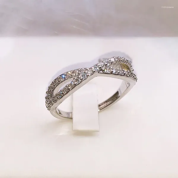 Cluster-Ringe japanische und koreanische Version des einfachen Kristall-ineinander verschlungenen Rings Persönlichkeit Damen Hochzeit