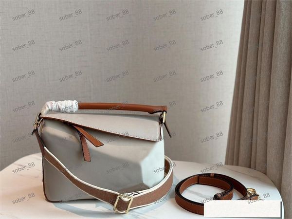 7A Designer-Mode-Make-up-Tasche, Umhängetasche, geometrisches Puzzle, bestickt, Schultergurt, große Kapazität, Reißverschluss-Öffnung, Ledertasche, Umhängetasche