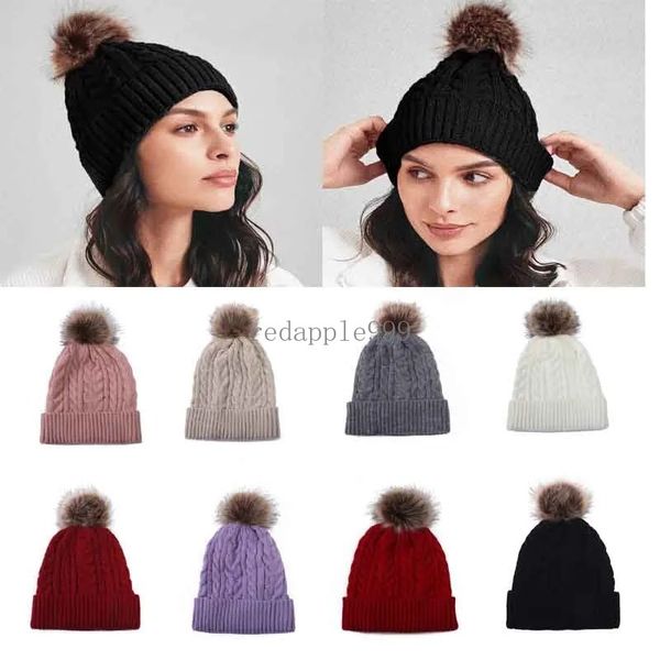 Großhandel Custom Logo Strick Bobble für Frauen Kabelrippen Kunstfell Pom Pom Beanie Hut mit Pompom