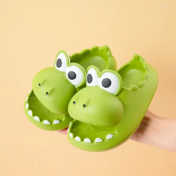 Chinelos bonitos dos desenhos animados crianças verão atacado crocodilo interior ao ar livre sola grossa macia integrada