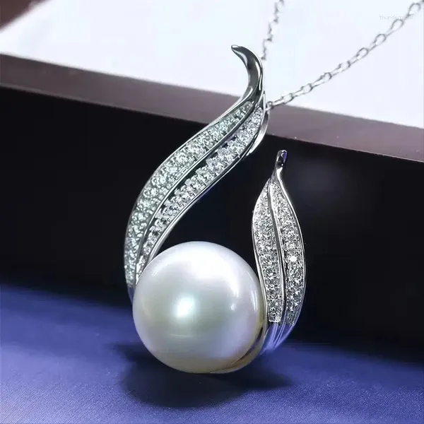 Ожерелья с подвесками Huitan Waterdrop с искусственным жемчугом, ожерелье для женщин, роскошные блестящие CZ, темперамент, элегантные свадебные украшения для невесты