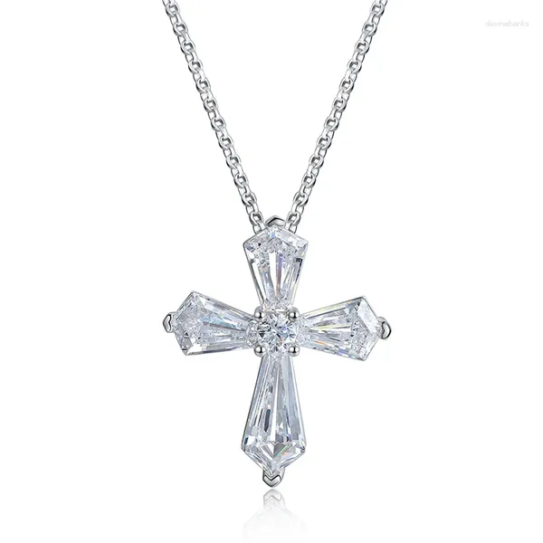 Collana con pendente a croce in argento sterling 925 con catena di diamanti ad alto tenore di carbonio dal taglio fantasia per la festa