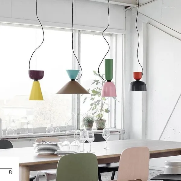 Lampade a sospensione Nordic Minimalista Creative Bar Lighting Restaurant camera da letto Cafe Color Macaron Bell Damiloni a LED decorativi industriali