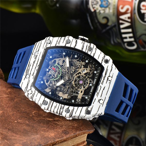 Orologio sportivo di lusso da uomo Orologi di marca di design Quadrante scheletrato Orologi da polso al quarzo da 43 mm Cinturino in silicone moda multicolore