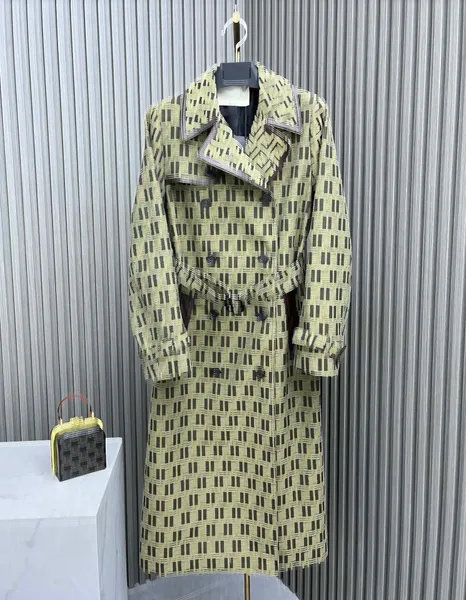 F1023 Casacos de Trench Femininos CLÁSSICOS roupas de grife blazer com letras completas na moda de alta qualidade Textura Solta Outono Inverno Longo Trench Coats