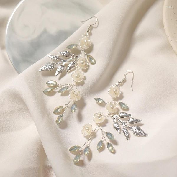 Orecchini pendenti Cristallo di latte Set di colori argento Fiori fatti a mano Accessori da sposa Gancio Perle per le orecchie Gioielli di moda per donne Ragazze