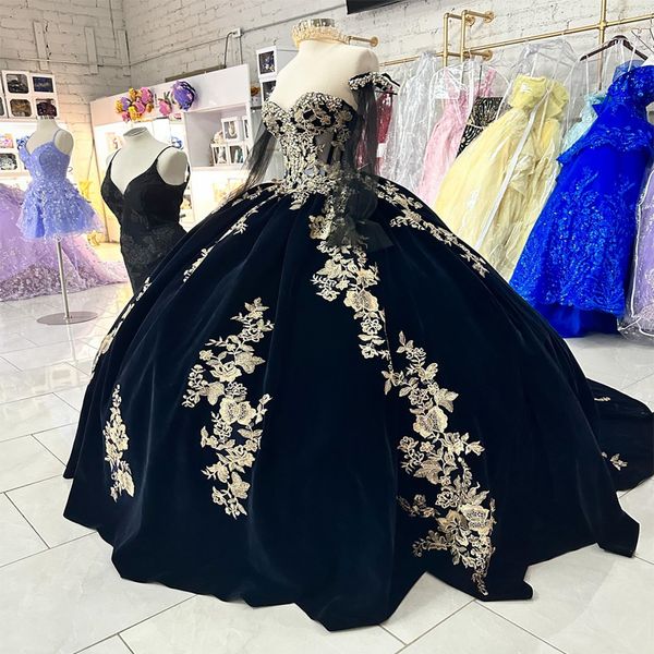 Abito Quinceanera dolce 16 blu navy con mantello 2024 Applicazioni con spalle scoperte Perline di pizzo Abito da principessa in cristallo Abiti da 15 anos