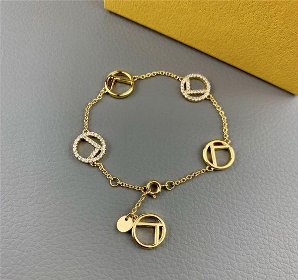 Damen-Designer-Charm-Armbänder, klassisches Buchstaben-Armband, Gold, modische Perle, Luxus-Schmuck