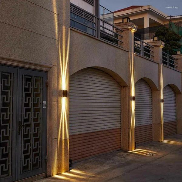 Lâmpada de parede 6W / 18W LED luz ao ar livre à prova d'água jardim dupla cabeça corredor escada arruela de feixe triplo