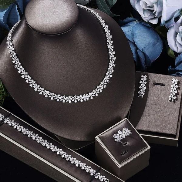 Collana di orecchini Set 2023 4 pezzi di gioielli da sposa Abito da sposa romantico di lusso da donna Semplicità della moda