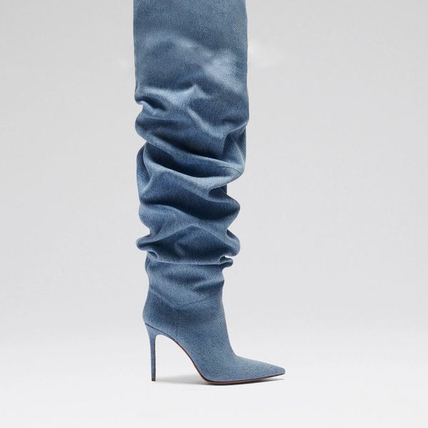 Amina Muaddi 95 mm Jahleel Overknee-Stiefel aus Denim Overknee-Stiefel mit spitzer Spitze Damen-Stiefeletten High Heels Luxus-Modedesigner-Slip-on-Partyschuhe Fabrikschuhe