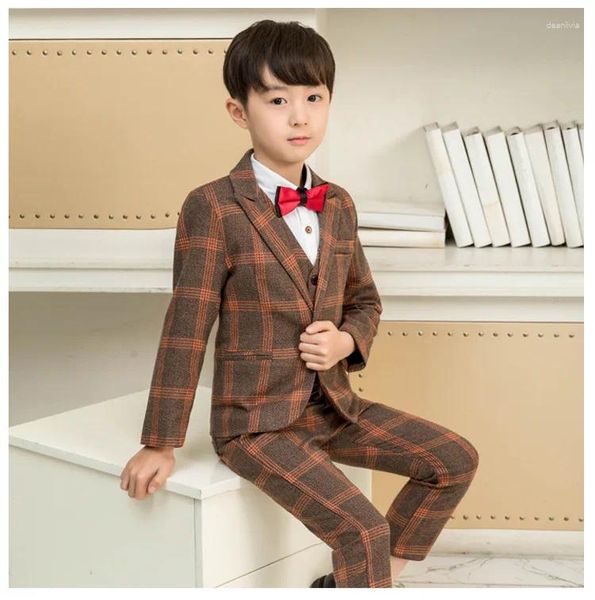 Abiti da uomo 2023 Abito scozzese marrone per ragazzi Slim Fit Set da sposa per bambini Tweed Viola Giacca formale per bambini Pantaloni Gilet 3 pezzi