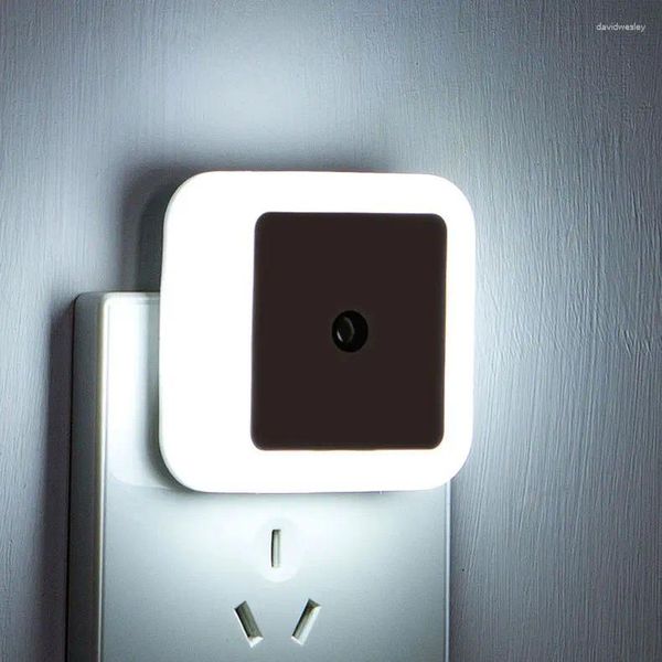 Luzes noturnas UE / EUA Controle de sensor LED Lâmpada de luz Banheiro Parede Bebê Quarto Lâmpada Backlight Armário Armário Escada