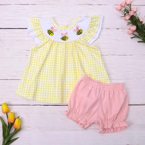 Kleidungssets Baby Kinder Baumwolle Kurzarm Gelbes Gitter-T-Shirt-Set Rundhals-Bienenstickerei Mädchen-Top-Kleidung und rosa Shorts-Anzug