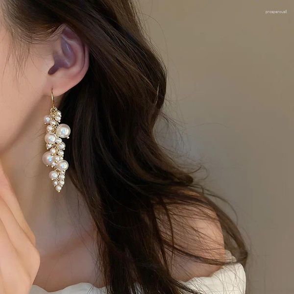 Orecchini pendenti 2023 perle coreane in rilievo per le donne Moda pendente a forma di uva pendente lungo regalo di gioielli per ragazze femminili