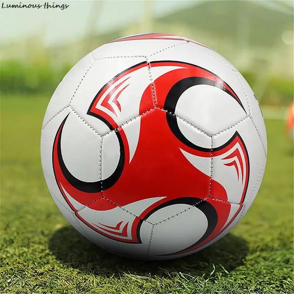 Palline 1Pc Pallone da calcio Taglia 4 Resistente all'usura Durevole Morbido PU Allenamento di calcio all'aperto Forniture di gioco di gruppo senza soluzione di continuità 231030