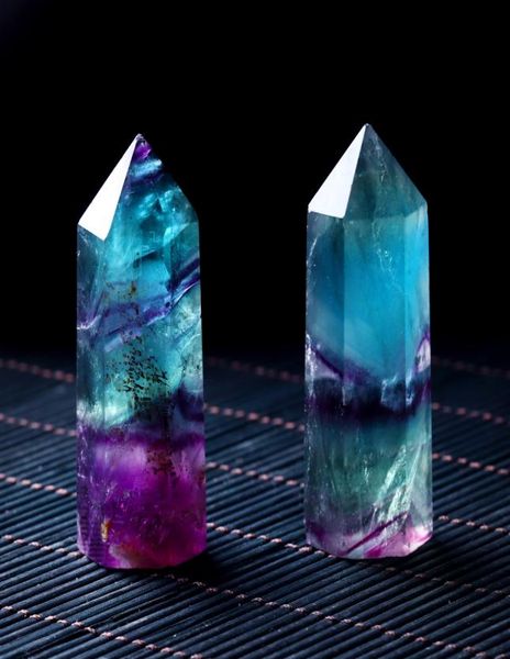 Cristallo di fluorite naturale Cristallo di quarzo fluorite a strisce colorate Punto di pietra Bacchetta esagonale curativa Pietra4556967