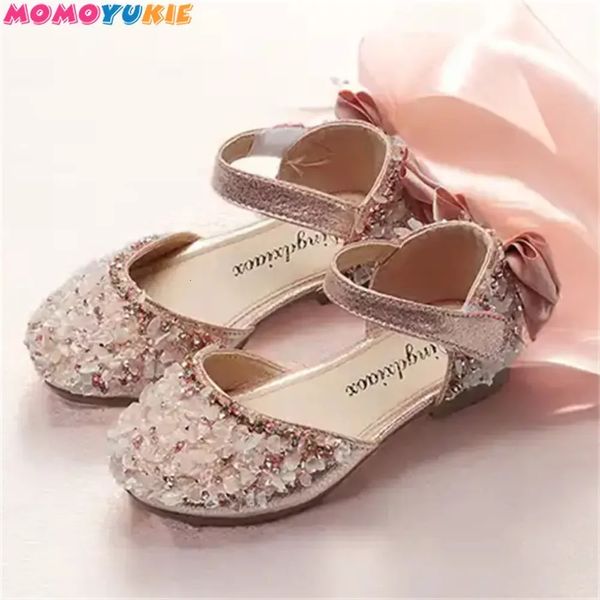 Scarpe da ginnastica bambini coreani sandali da principessa con paillettes fiocco per ragazze scarpe da ballo casual piatte per bambini in pelle da sposa 231030