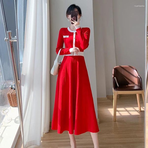 Casual Kleider Mode Frauen Rot Hit Farbe Gestrickte Plissee Kleid Herbst Winter Elegante Langarm O Neck Perle Knopf Pullover