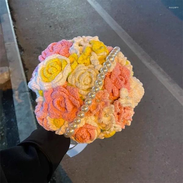 Flores decorativas mão-malha buquê de rosas lã nupcial calla lírio hortênsia mão artificial flor eterna presente criativo para namorada