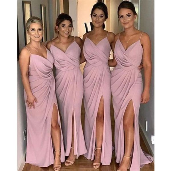 2023 Dusty Pink Brautjungfernkleider Meerjungfrau Seitenschlitz bodenlang geraffte Chiffon Spaghettiträger nach Maß Plus Size Trauzeugin Kleider Vestidos Strandhochzeit