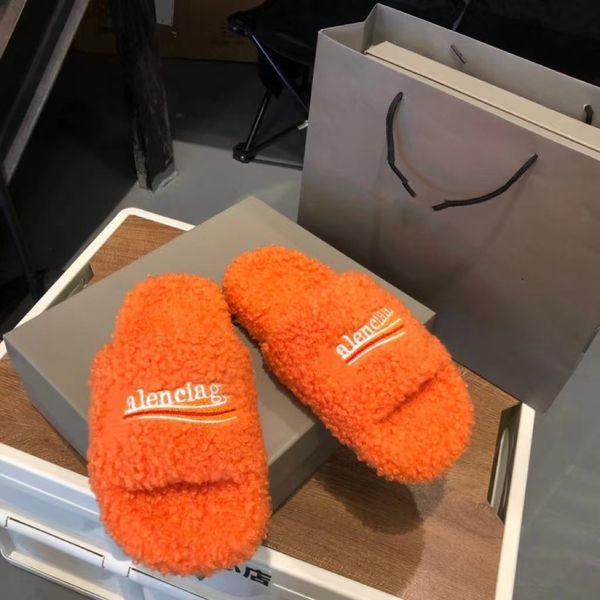 2023 Lã Luxurys Designers Mulheres Chinelos Slide Cross Winter Fur Fluffy Furry Letras Sandálias Quentes Confortáveis Slides Fuzzy Girl Flip Flop Slipper Flat Grande 35-42