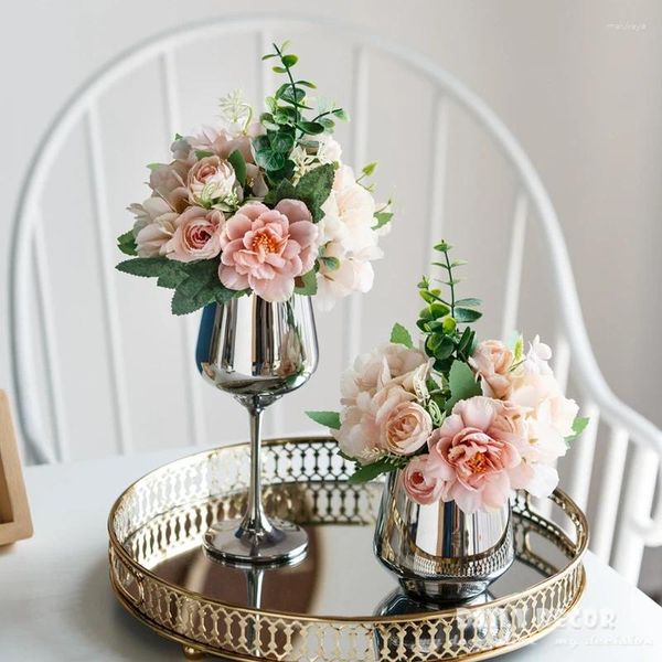 Fiori decorativi Bel vestito artificiale Fiore finto Decorazione floreale Composizioni da tavola Seta con vaso di vino Casa
