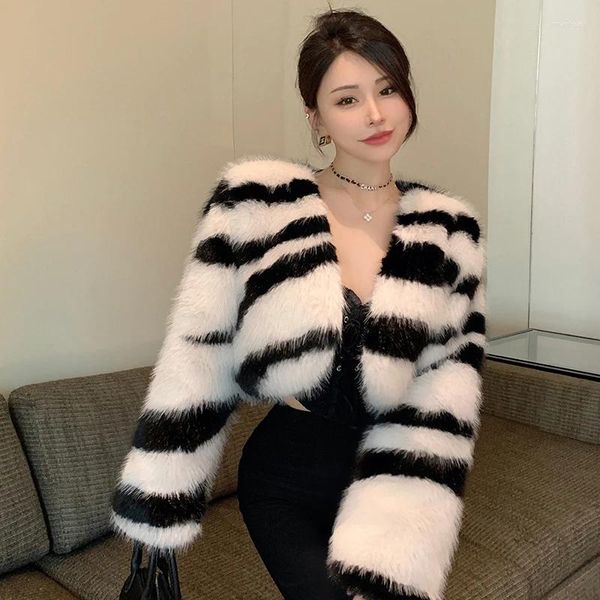 Kadın Kürk Zebra Stripe Faux Kadınlar Ceket Uzun Kollu Kısa Kış Kış Fahion Koreli Kızlar Gelişler Palto