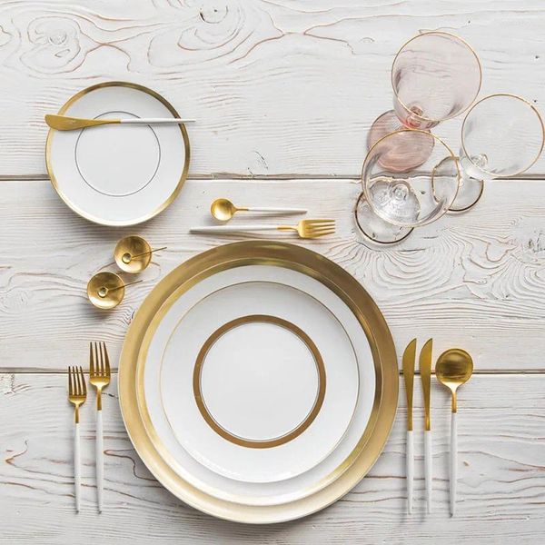 Piatti Piatto da ristorante Vassoio da tavola in ceramica Matrimonio occidentale Bordo dorato Dorato Stoviglie di lusso in porcellana