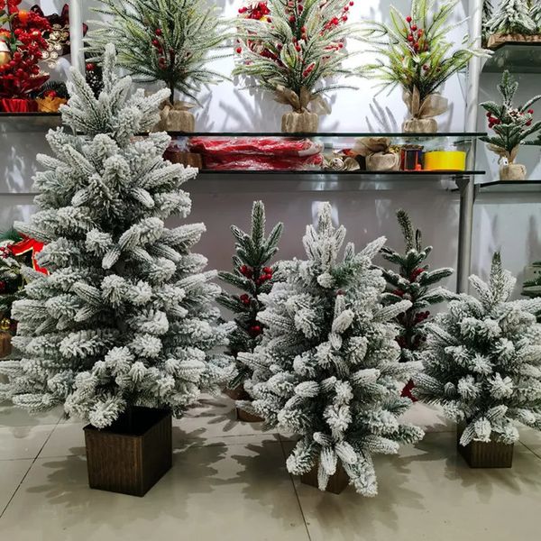 Decorazioni natalizie 45/60 cm Mini albero di Natale da tavolo Desktop artificiale Neve Pino Piante simulate Bonsai Decor Home Office Ornamenti fai da te 231027