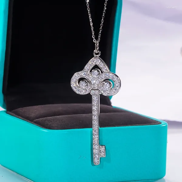 Ciondoli Ciondolo in vero argento sterling 925 placcato oro 18 carati Collana con chiave di diamanti di moda Cena di nozze Gioielleria raffinata per le donne